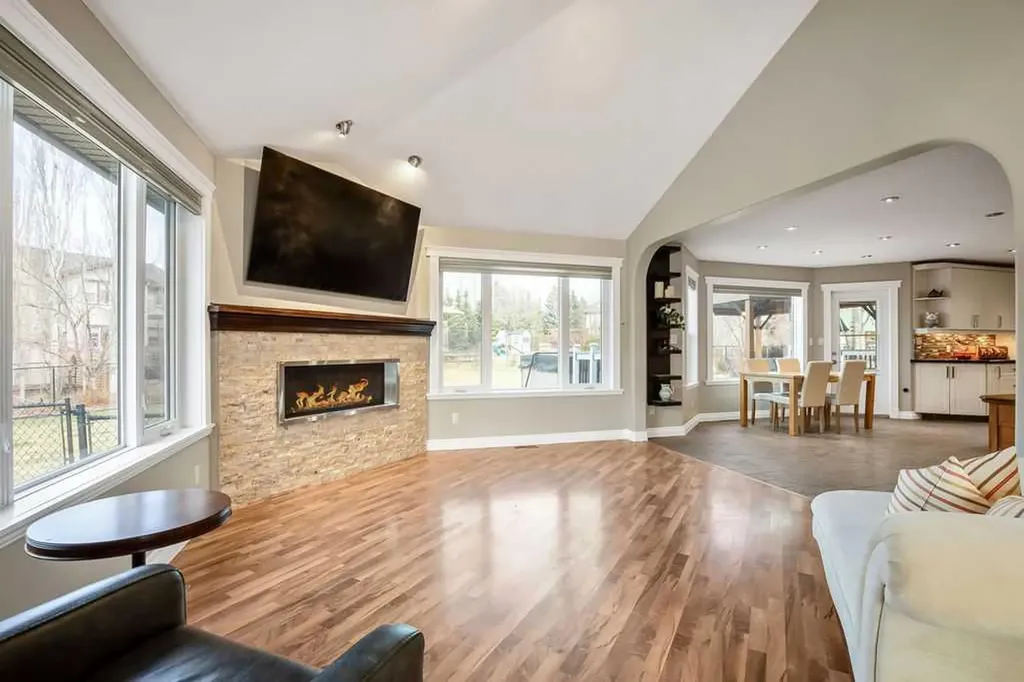 105 Lang Place Okotoks AB T1S 1W8
