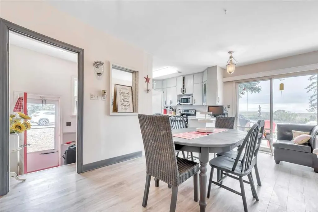204069 Township Road 262 Rural Wheatland County AB T0J 3G0