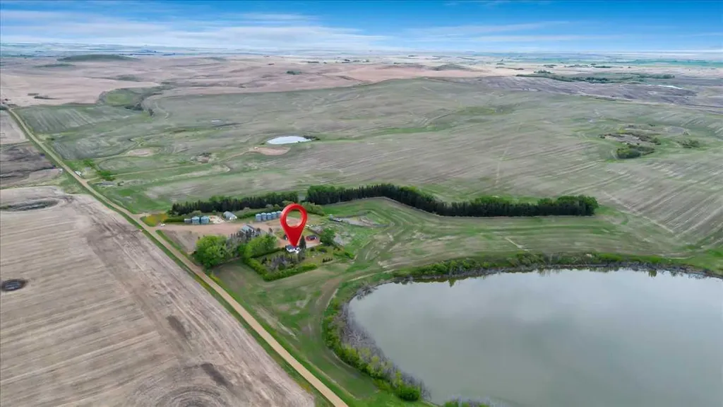 204069 Township Road 262 Rural Wheatland County AB T0J 3G0