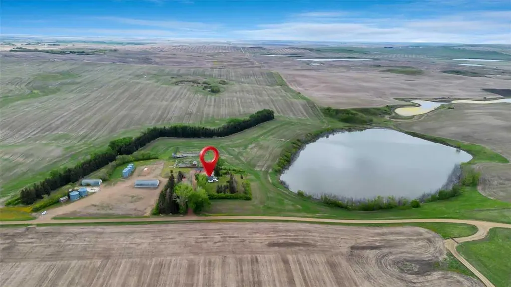 204069 Township Road 262 Rural Wheatland County AB T0J 3G0