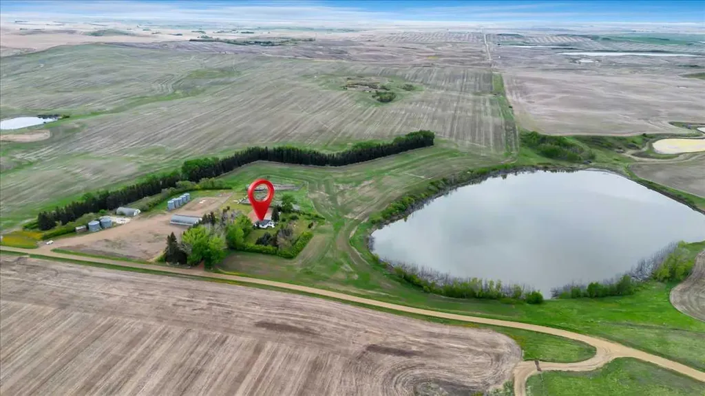 204069 Township Road 262 Rural Wheatland County AB T0J 3G0