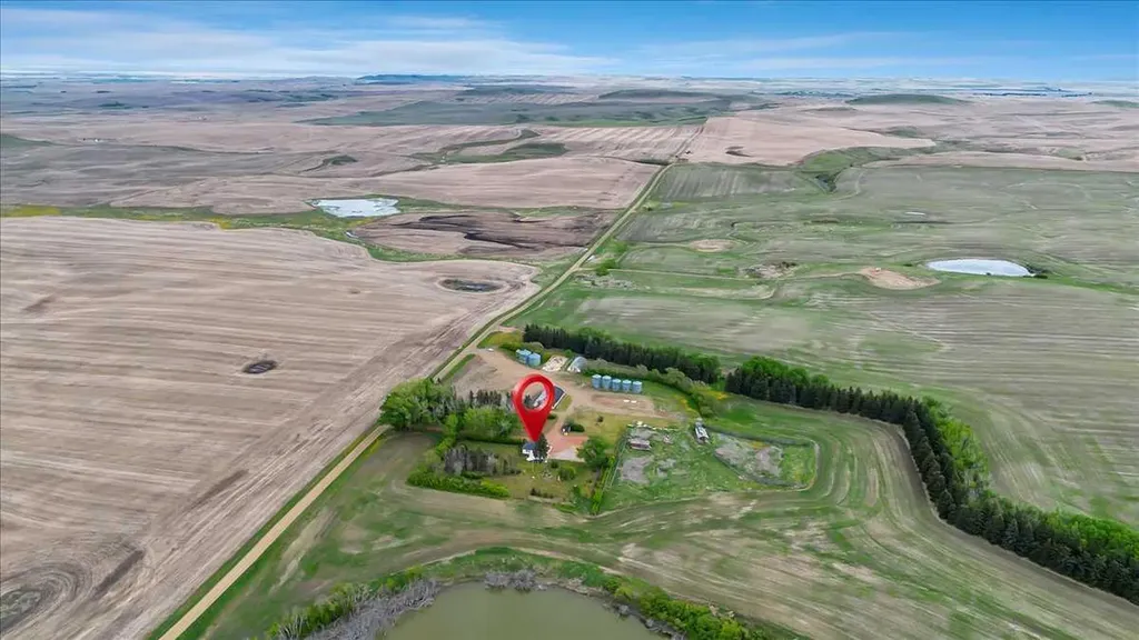 204069 Township Road 262 Rural Wheatland County AB T0J 3G0