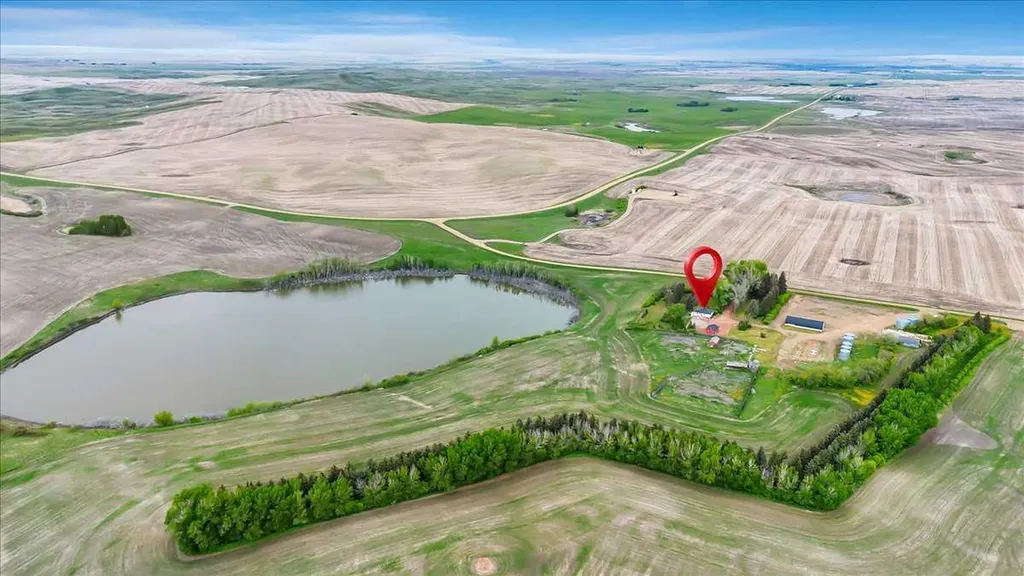 204069 Township Road 262 Rural Wheatland County AB T0J 3G0