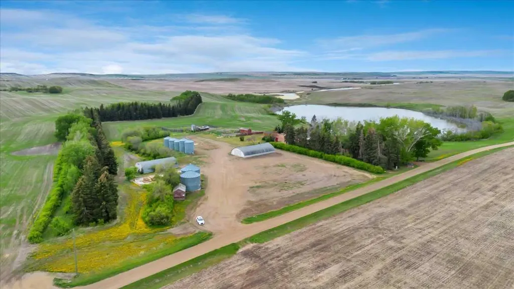 204069 Township Road 262 Rural Wheatland County AB T0J 3G0