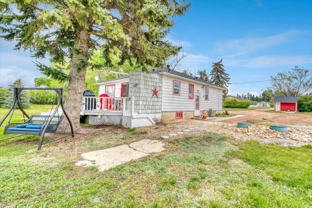 204069 Township Road 262 Rural Wheatland County AB T0J 3G0