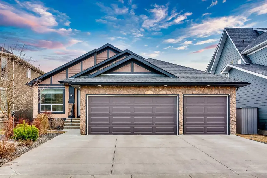 136 Rainbow Falls Glen Chestermere AB T1X 0S5