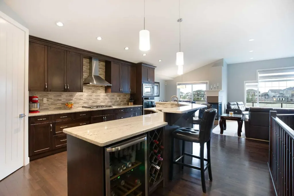 136 Rainbow Falls Glen Chestermere AB T1X 0S5