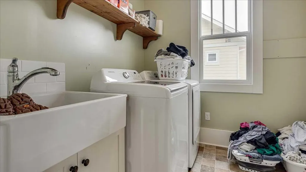 257 Canal Street Rural Ponoka County AB T4J 1V9