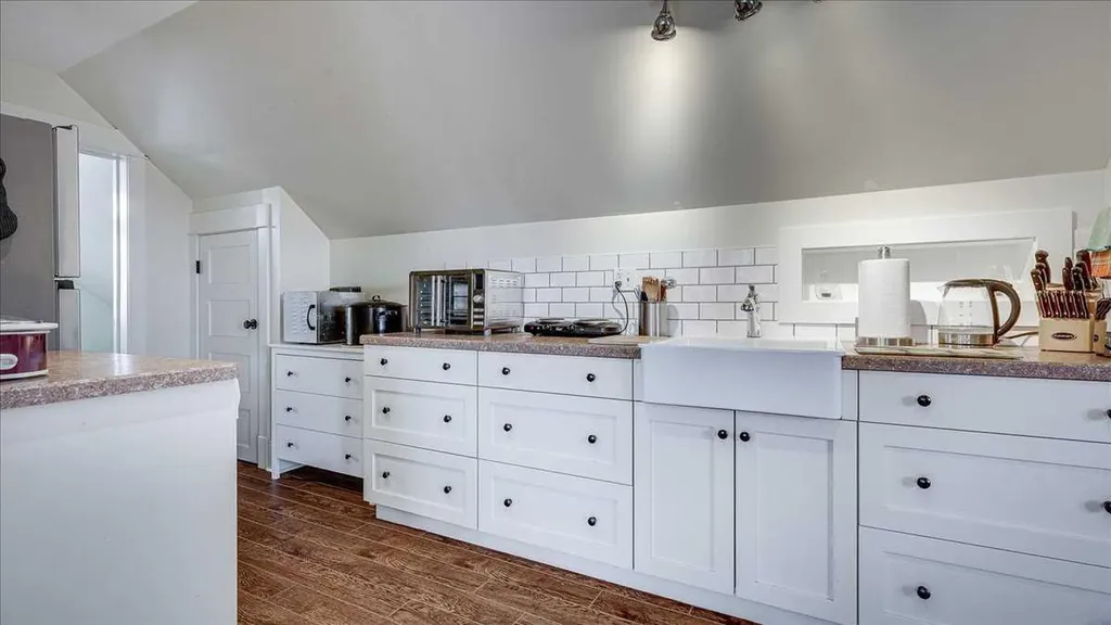 257 Canal Street Rural Ponoka County AB T4J 1V9