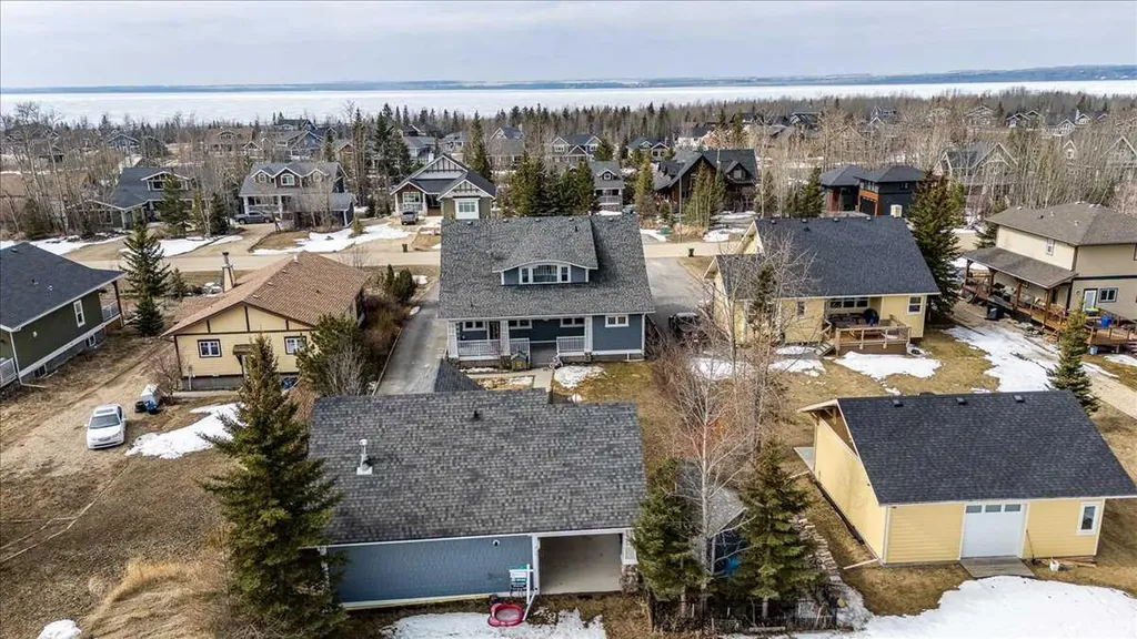 257 Canal Street Rural Ponoka County AB T4J 1V9