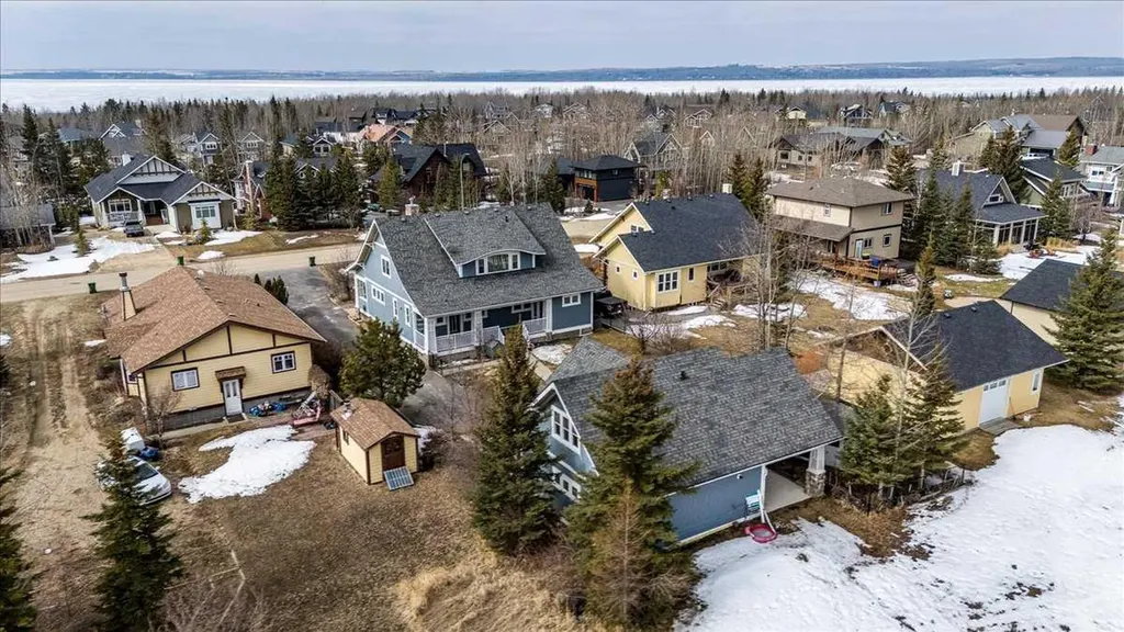 257 Canal Street Rural Ponoka County AB T4J 1V9