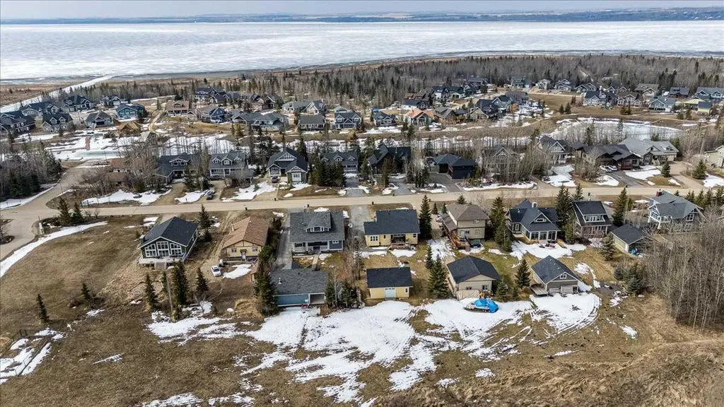 257 Canal Street Rural Ponoka County AB T4J 1V9
