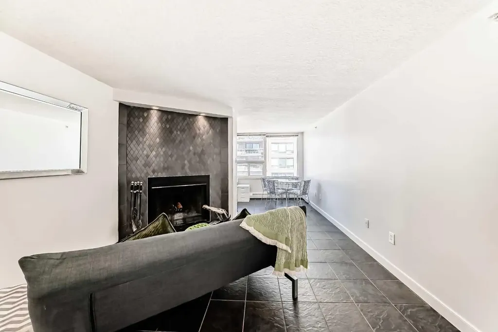 626 15 Avenue SW Calgary AB T2R 0R5