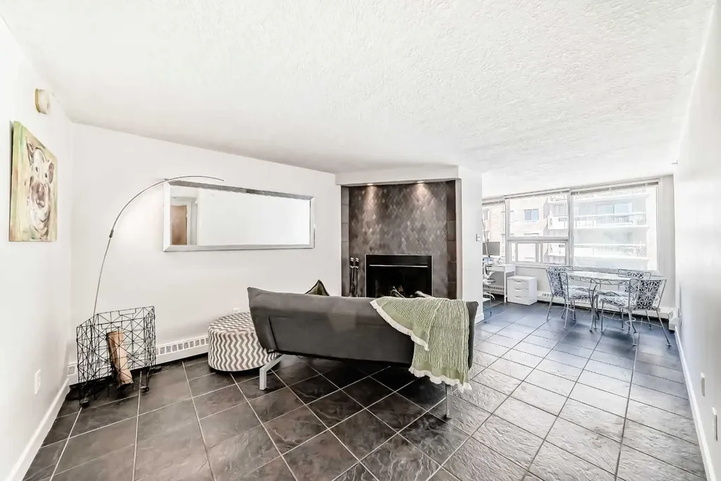 626 15 Avenue SW Calgary AB T2R 0R5