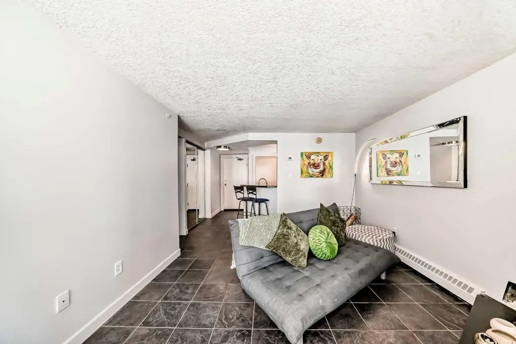 626 15 Avenue SW Calgary AB T2R 0R5