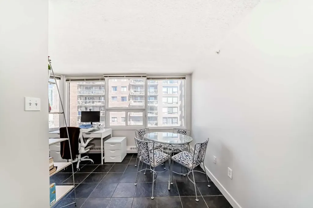 626 15 Avenue SW Calgary AB T2R 0R5