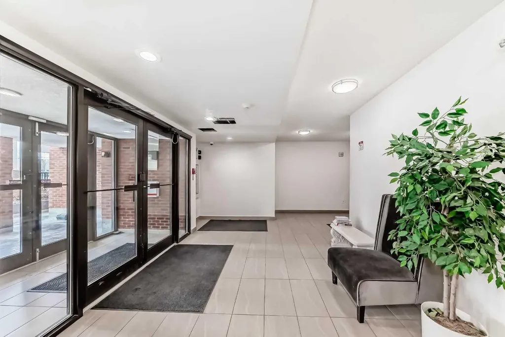 626 15 Avenue SW Calgary AB T2R 0R5