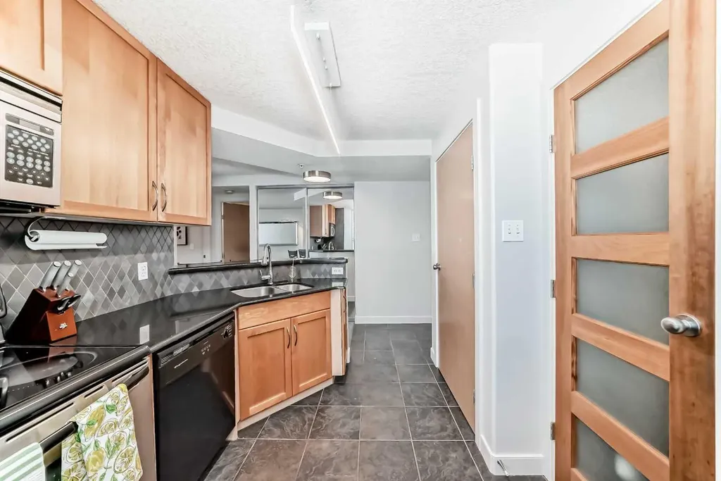 626 15 Avenue SW Calgary AB T2R 0R5