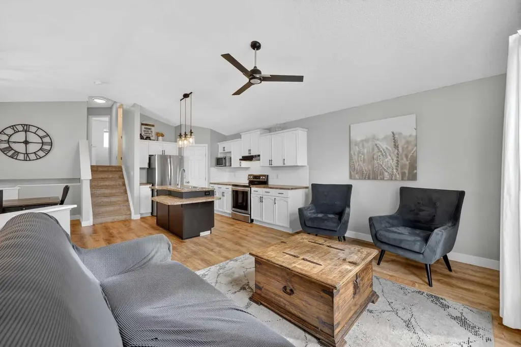 189 Copperfield Gardens SE Calgary AB T2Z4C2