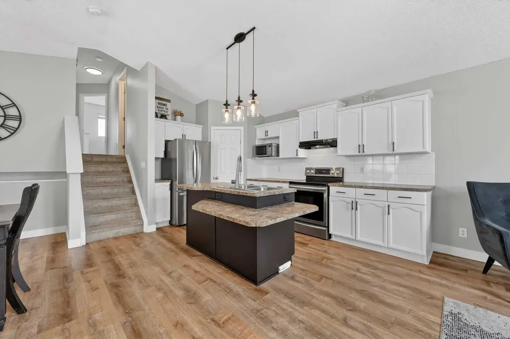 189 Copperfield Gardens SE Calgary AB T2Z4C2