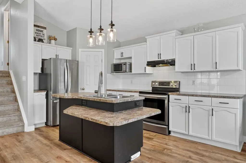 189 Copperfield Gardens SE Calgary AB T2Z4C2