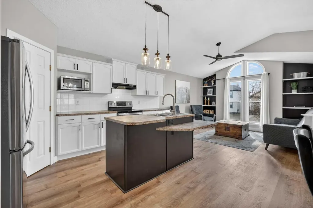 189 Copperfield Gardens SE Calgary AB T2Z4C2