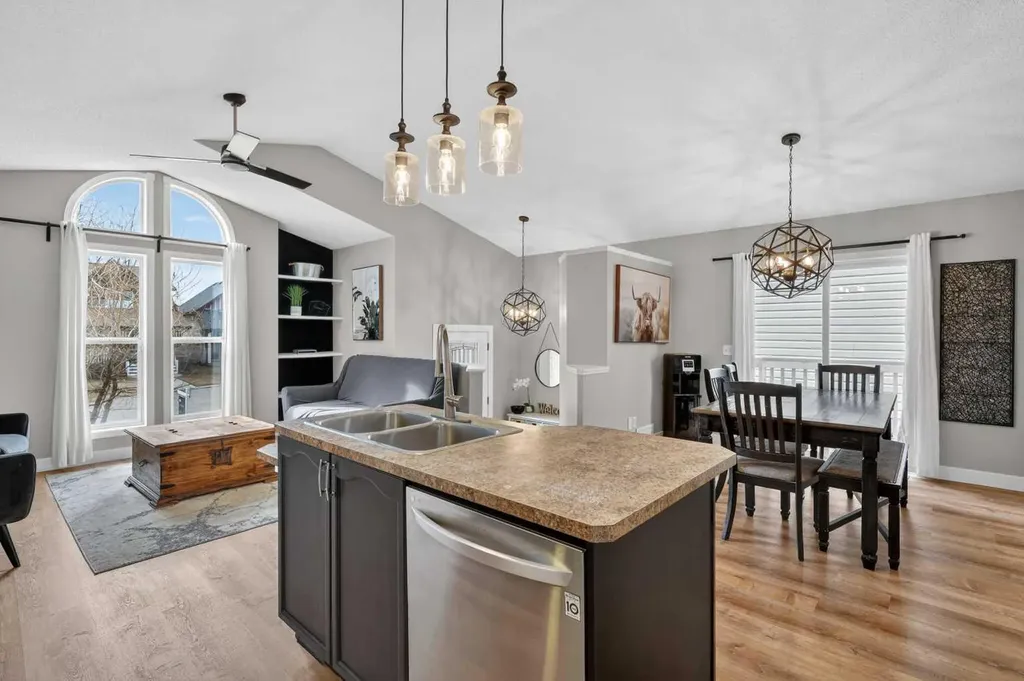 189 Copperfield Gardens SE Calgary AB T2Z4C2