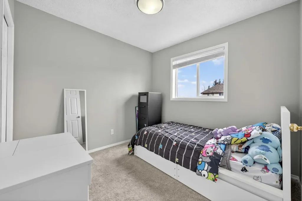 189 Copperfield Gardens SE Calgary AB T2Z4C2