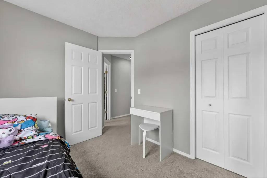 189 Copperfield Gardens SE Calgary AB T2Z4C2