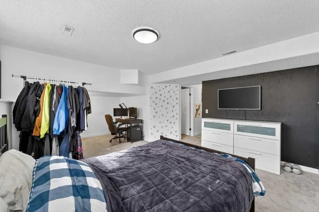 189 Copperfield Gardens SE Calgary AB T2Z4C2