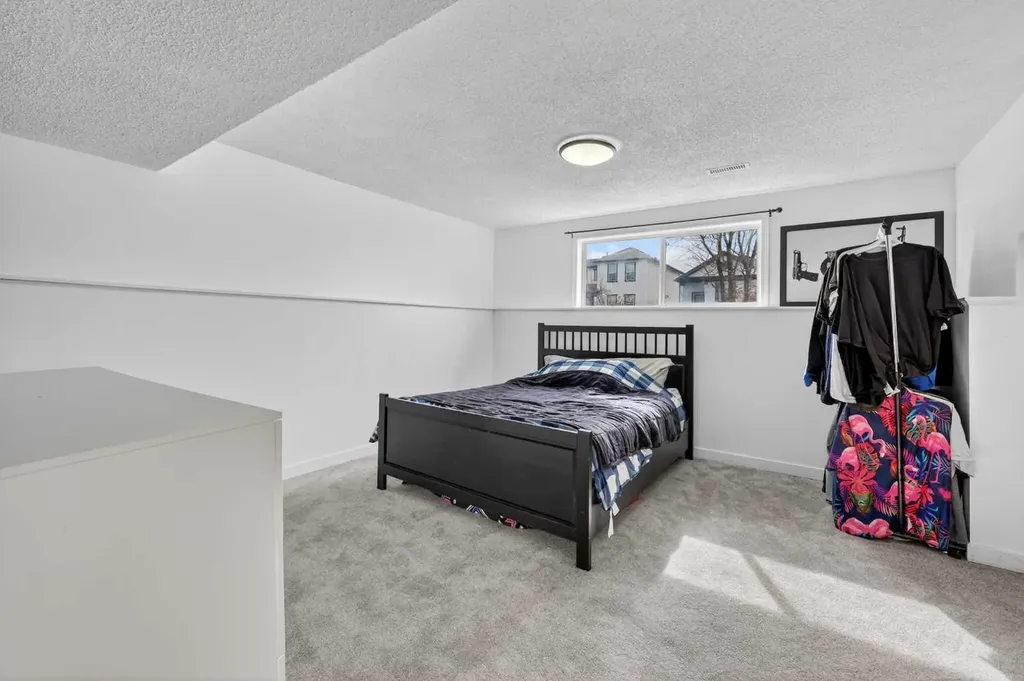 189 Copperfield Gardens SE Calgary AB T2Z4C2