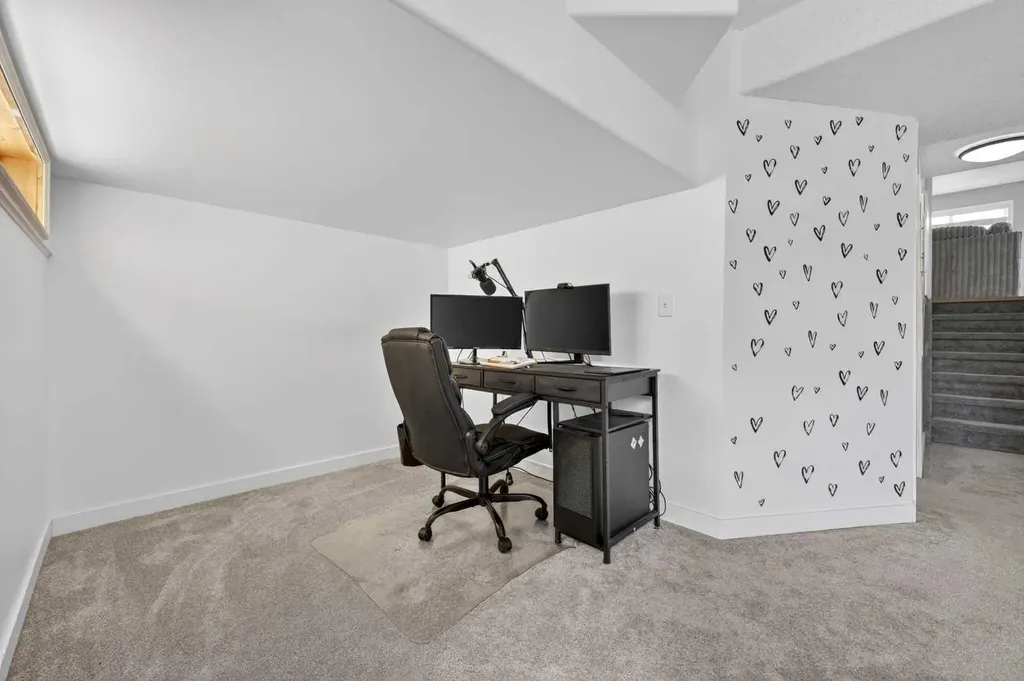 189 Copperfield Gardens SE Calgary AB T2Z4C2