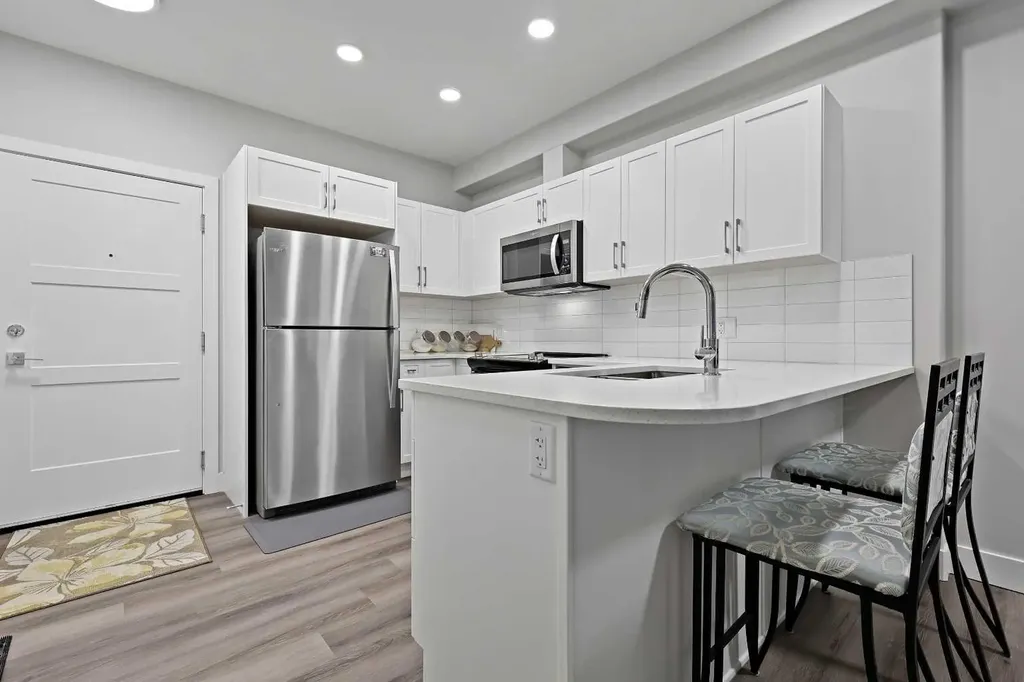 8355 19 Avenue SW Calgary AB T3H 6G3