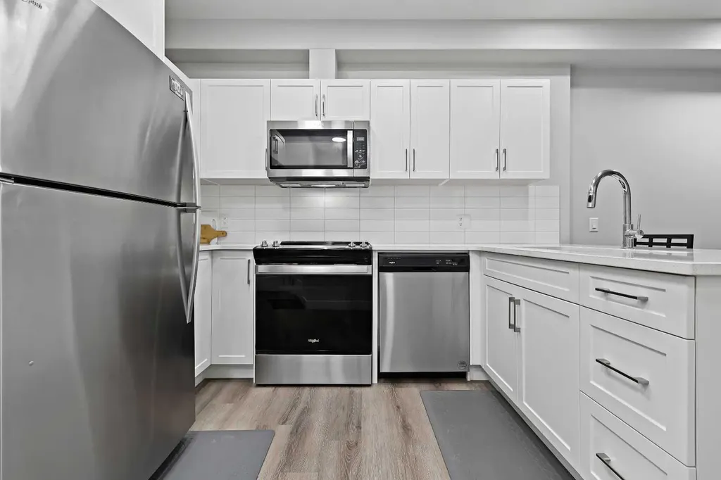8355 19 Avenue SW Calgary AB T3H 6G3