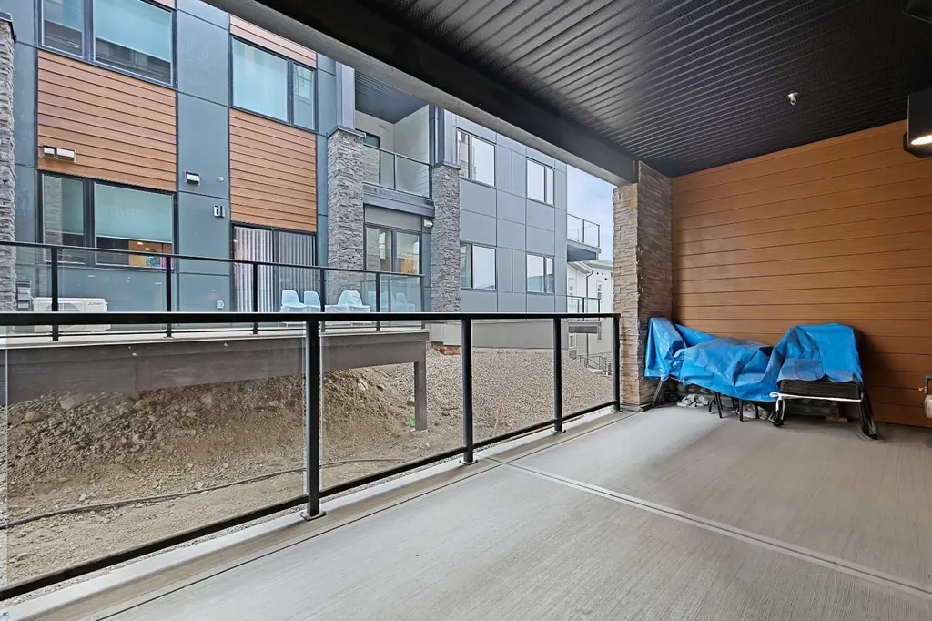 8355 19 Avenue SW Calgary AB T3H 6G3