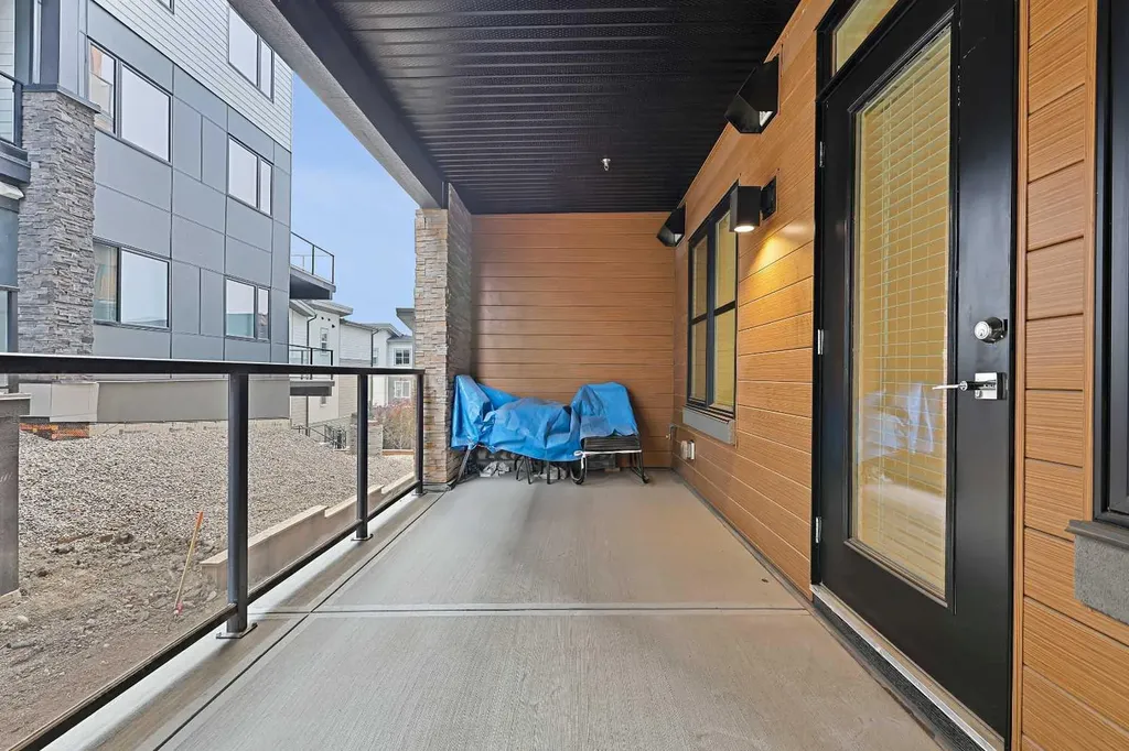 8355 19 Avenue SW Calgary AB T3H 6G3