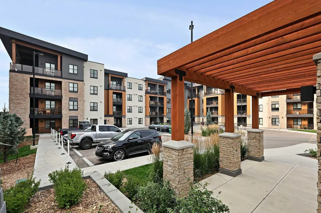 8355 19 Avenue SW Calgary AB T3H 6G3