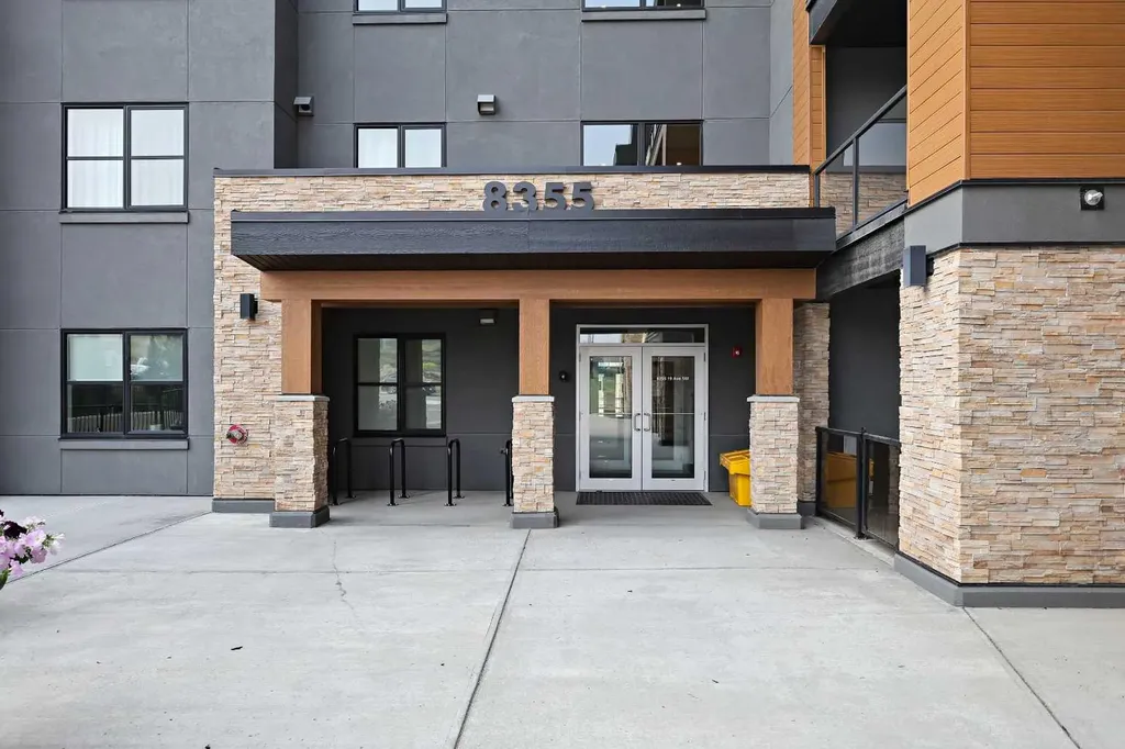 8355 19 Avenue SW Calgary AB T3H 6G3