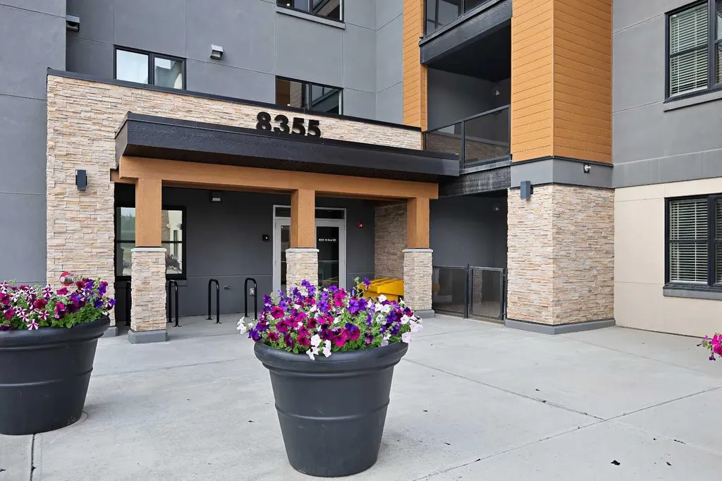 8355 19 Avenue SW Calgary AB T3H 6G3