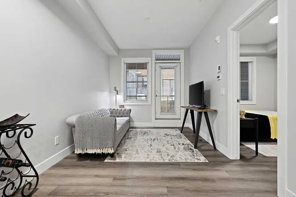 8355 19 Avenue SW Calgary AB T3H 6G3