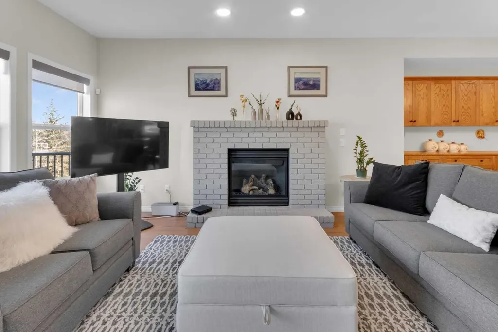 925 Imperial Drive SE Diamond Valley AB T0L 2A0