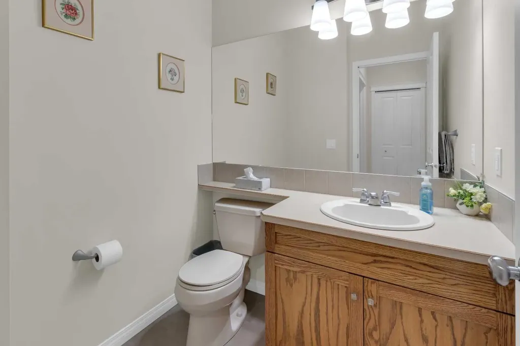 925 Imperial Drive SE Diamond Valley AB T0L 2A0