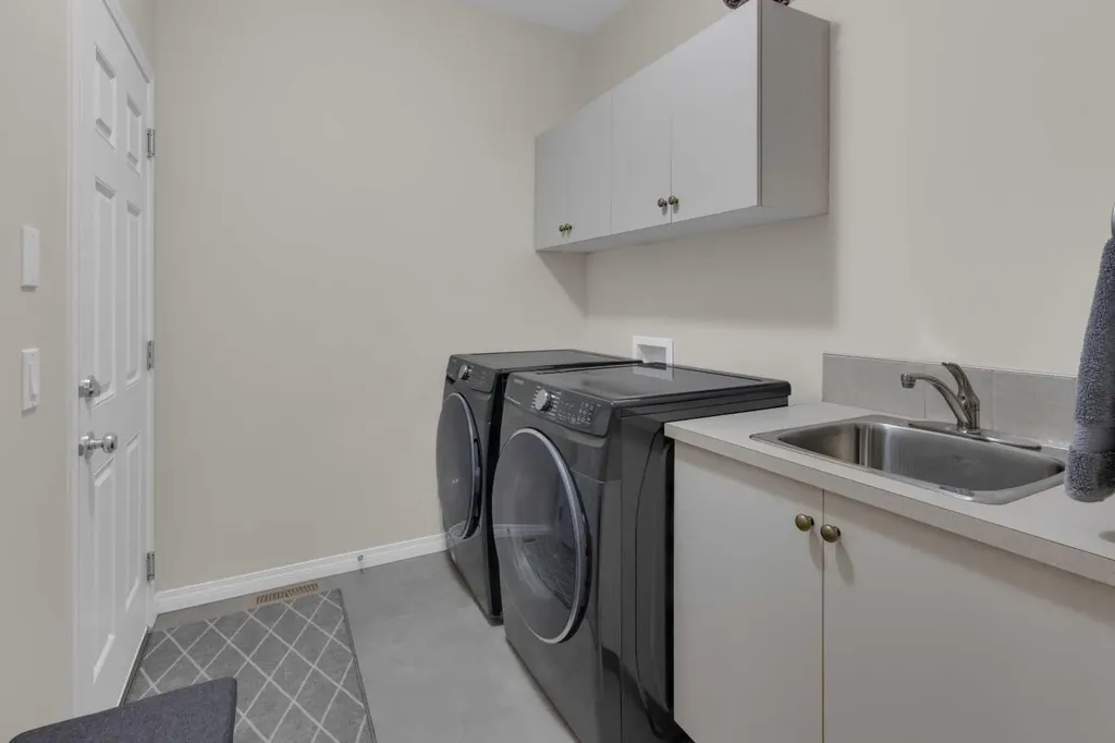 925 Imperial Drive SE Diamond Valley AB T0L 2A0