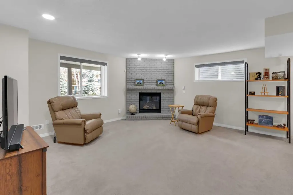 925 Imperial Drive SE Diamond Valley AB T0L 2A0