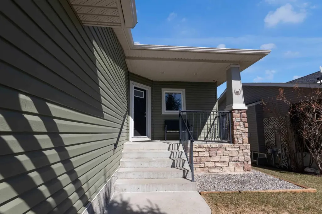 925 Imperial Drive SE Diamond Valley AB T0L 2A0