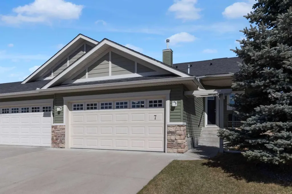 925 Imperial Drive SE Diamond Valley AB T0L 2A0