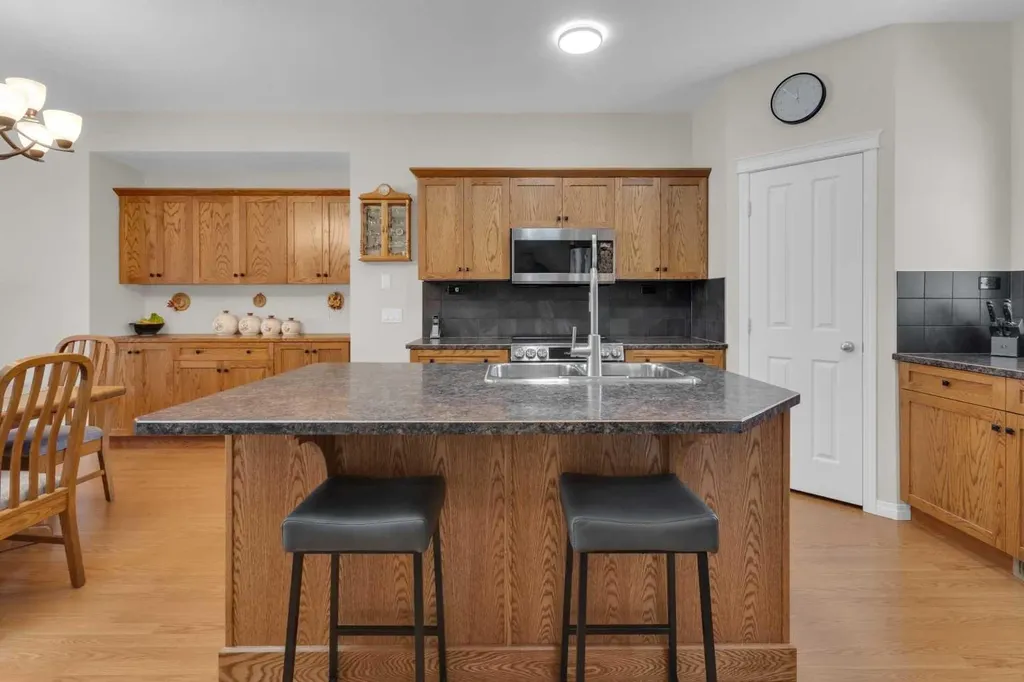 925 Imperial Drive SE Diamond Valley AB T0L 2A0