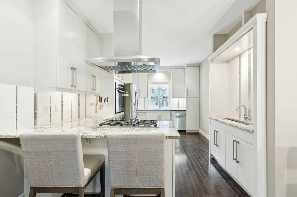 2231 26 Avenue SW Calgary AB T2T 1E9