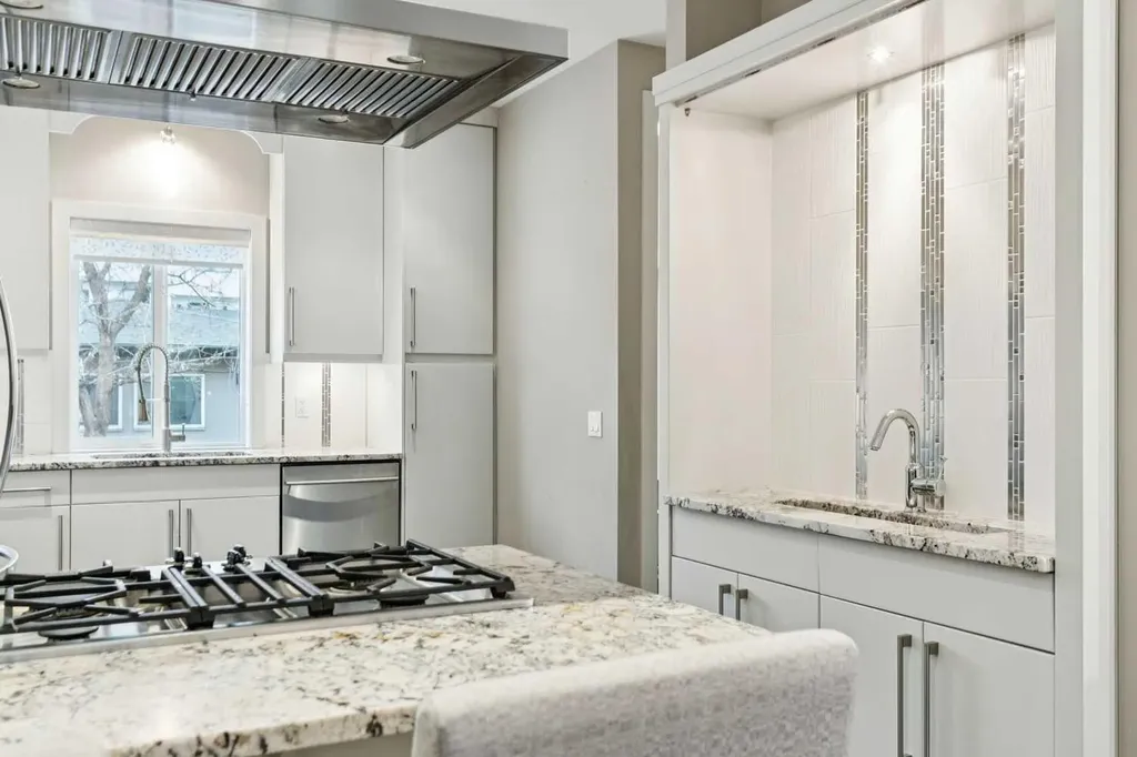 2231 26 Avenue SW Calgary AB T2T 1E9