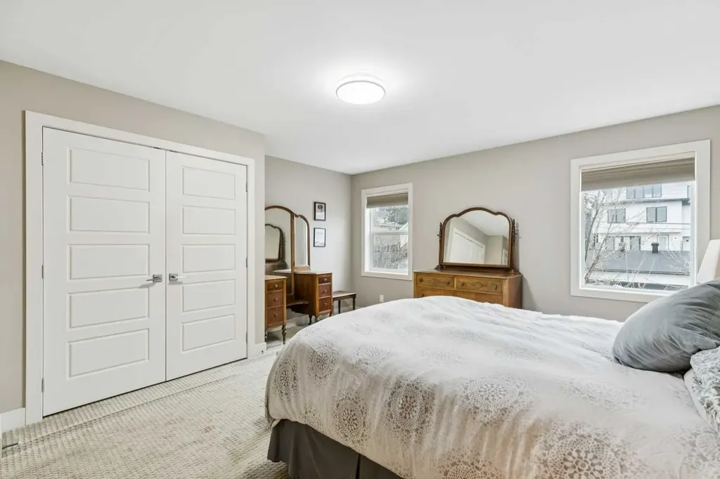 2231 26 Avenue SW Calgary AB T2T 1E9